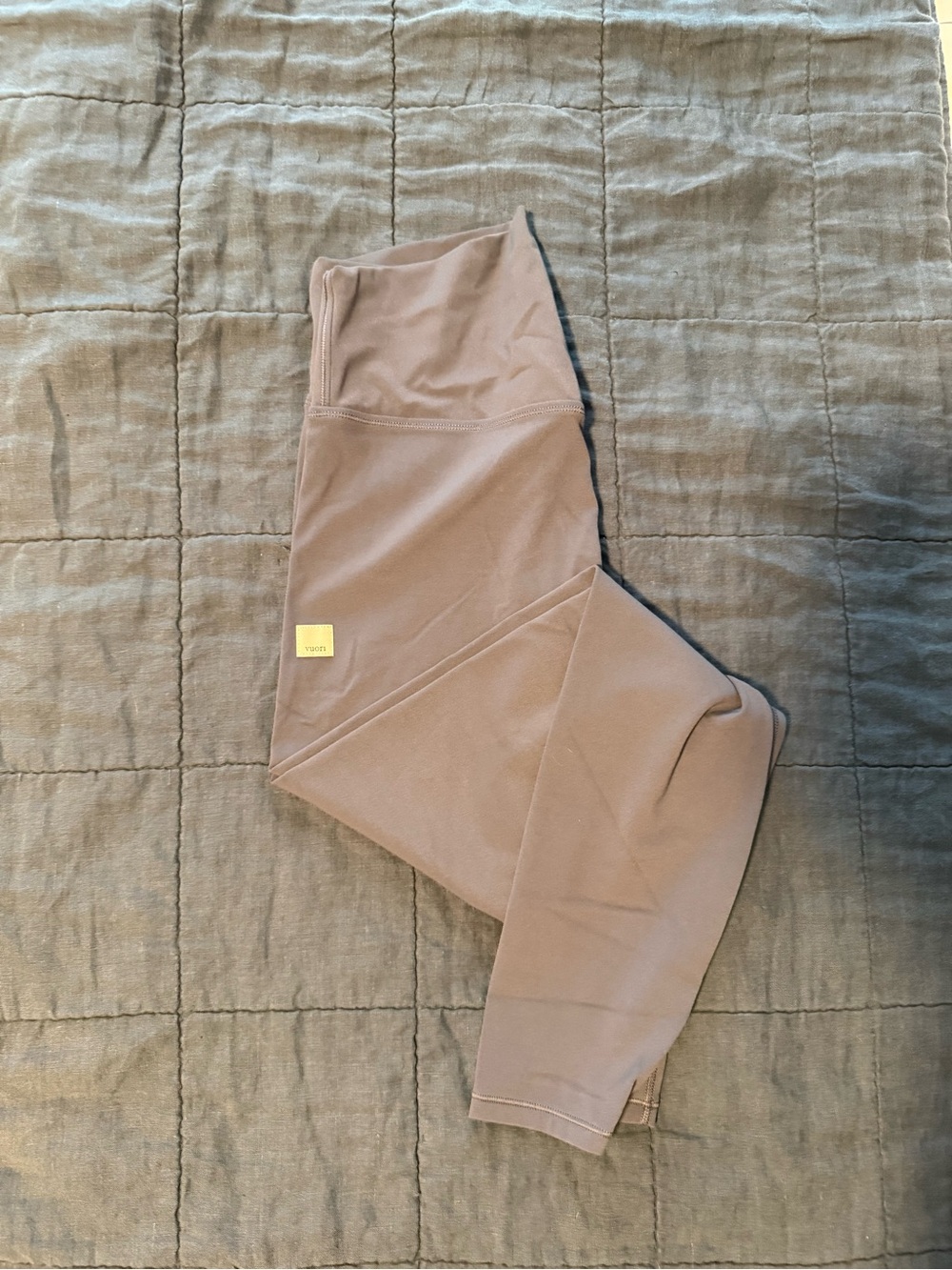 Vuori AllTheForm Leggings in Slate - NWOT - Size Small - in slate (blue/grey)